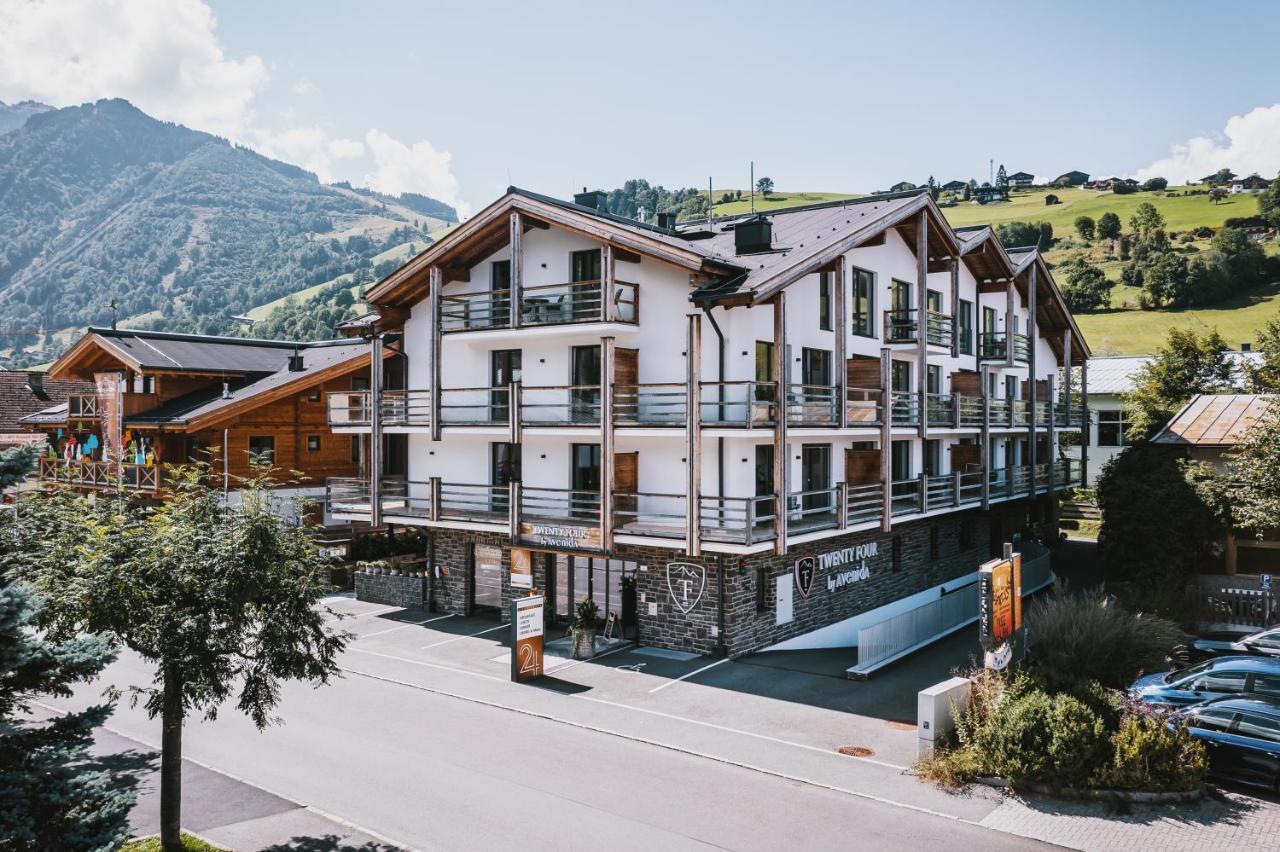 24 By Avenida - Mountain Hotel Kaprun Bagian luar foto