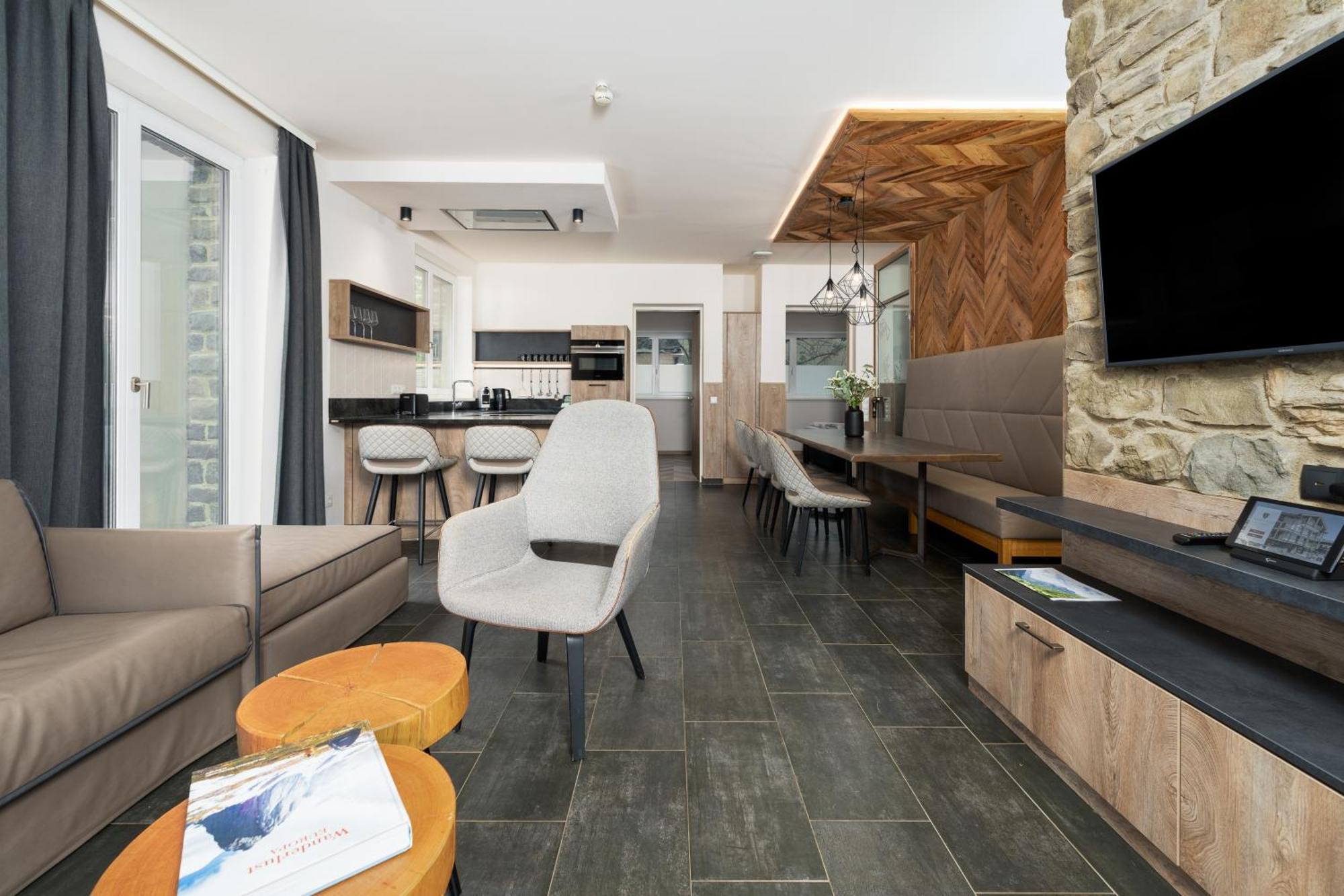 24 By Avenida - Mountain Hotel Kaprun Bagian luar foto